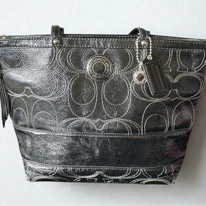 Coach F19198 Signature C Patent Leather Tote Bag